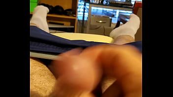 Afspelen (echte) zeer kleine lul komt klaar! masturbatie. alleen man!