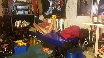 play Poulsen mesum bermain dengan penisku yang besar dan lubang pelacur basah, berlumuran minyak dan sperma...