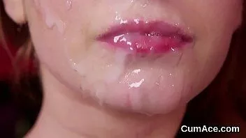 play Beleza picante fica com carga de esperma no rosto engolindo todo o suco