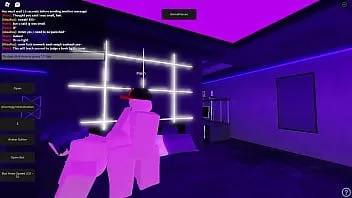 play Эта непослушная девчонка издевалась над парнем и получила по заслугам в роблоксе