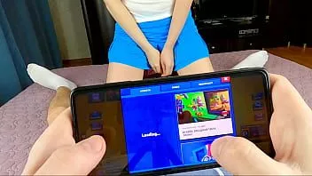 Riproduci Suona in Brawl Stars e la sorellastra ha chiesto di valutare le sue abilità di pompino! e lei seduce suo fratello e gli succhia il cazzo duro! pov 4k - nata dolce