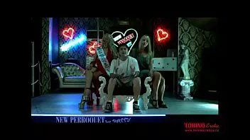 play 法比奥与美丽的莫阿纳罗斯的第一次约会