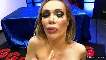 play Gangbang en extreme bukkakes op rondborstige Chessie Kay