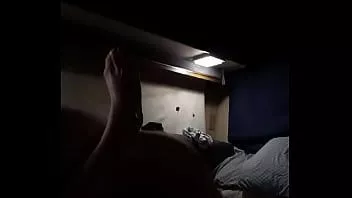 play No puedo tener suficiente de mi esposa. Esta es la tercera vez que la follo esta noche y me corro dentro de su apretado coño.