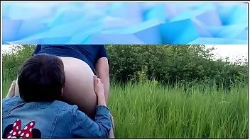 Riproduci Brutta donna succhia il cazzo e beve sperma 2