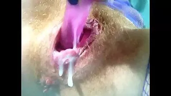 play Sega con le dita sporca di torta alla crema. guarda quello sperma succoso sulle mie dita e trasuda dalla mia figa bagnata appena scopata mentre provo a spingerlo in profondità nella mia cervice