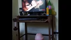 Oynat Savannah'ın yoğun handjob ve bukkake