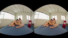 play Amateur lesbiennes Olive en Verronica in intense masturbatiesessie