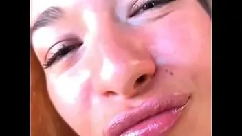 play Vadia suja simplesmente adora cum em seu rosto